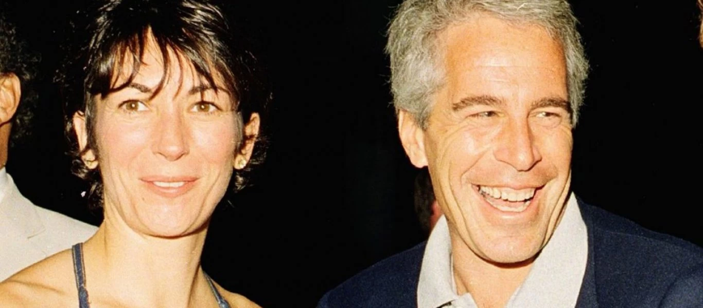 Υπόθεση Τζ.Έπσταϊν: Συνελήφθη από το FBI η μυστηριώδης Γ.Μάξγουελ - Θεωρείται το νο.2 του κυκλώματος